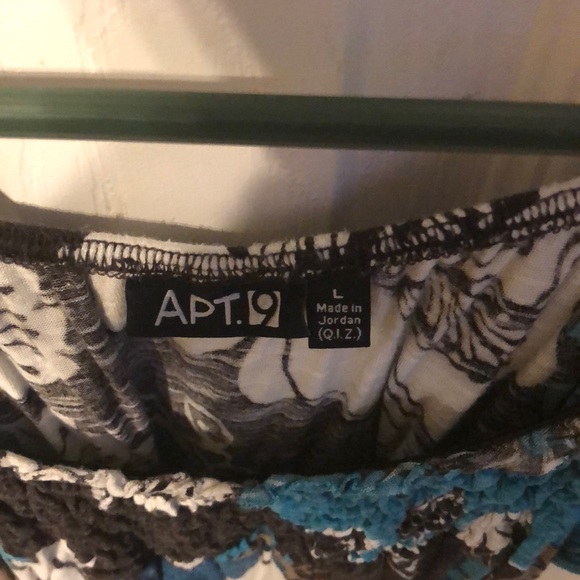 Apt 9 top size large - Picture 2 of 2